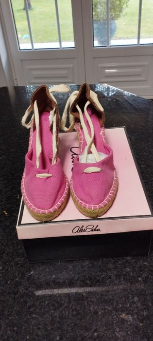 Sapatos rosa novos n, 37, tacão em cunha e em corda