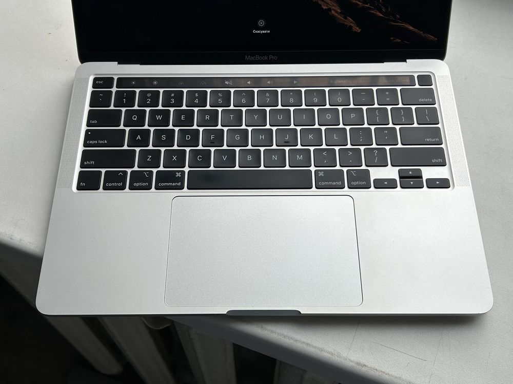 Засвіт Apple Macbook Pro 13 2020 i5-1038NG7 / 16 / 512 TouchBar