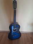 Granatowa gitara