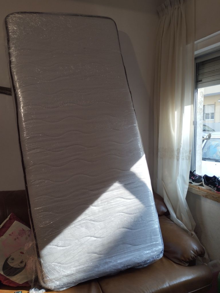 Colchão de cama solteiro