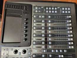 Mixer Behringer - X32 Compact Stan igła