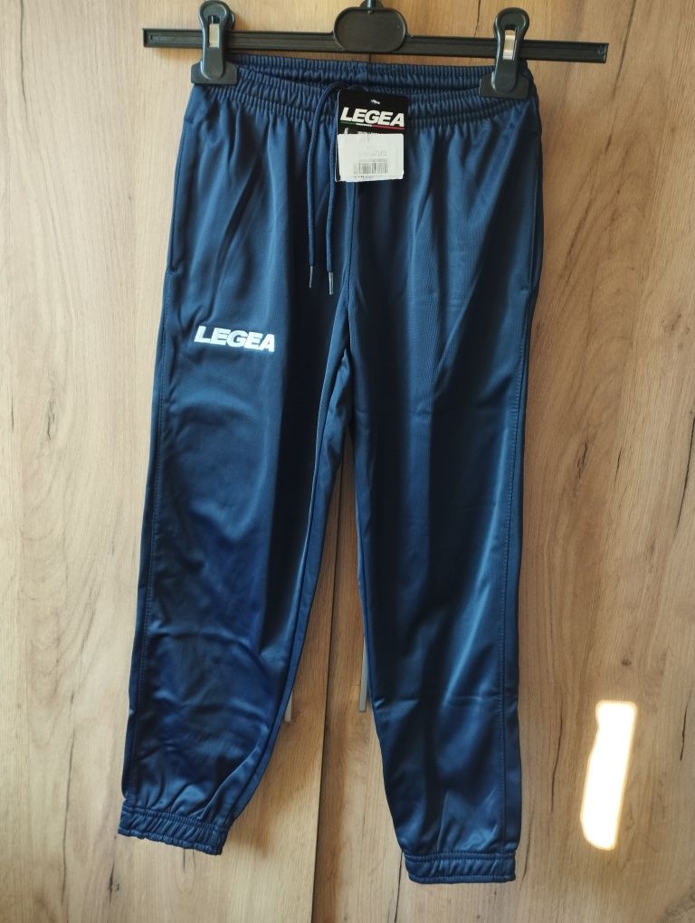 Spodnie sportowe włoskiej firmy Legea, rozmiar 128-140 cm, nowe z metk