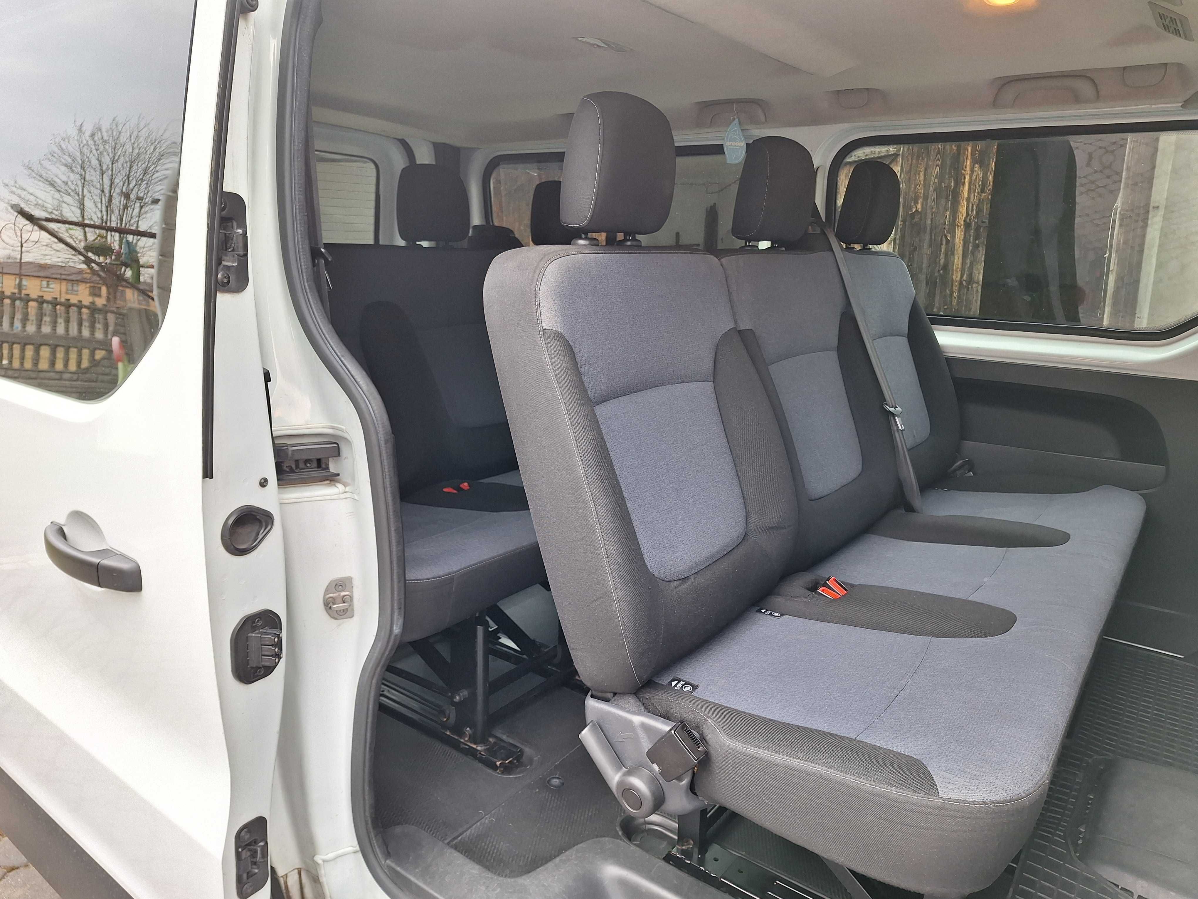 Wynajem busa 9 osób Fiat Talento long
