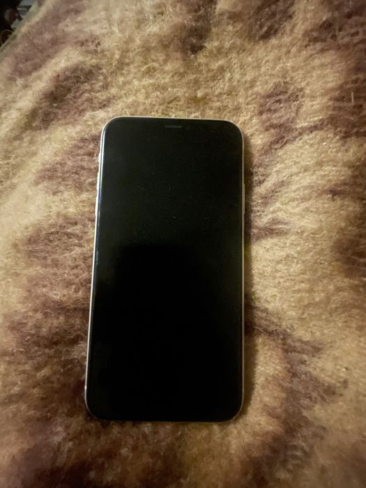 Продам айфон  xr