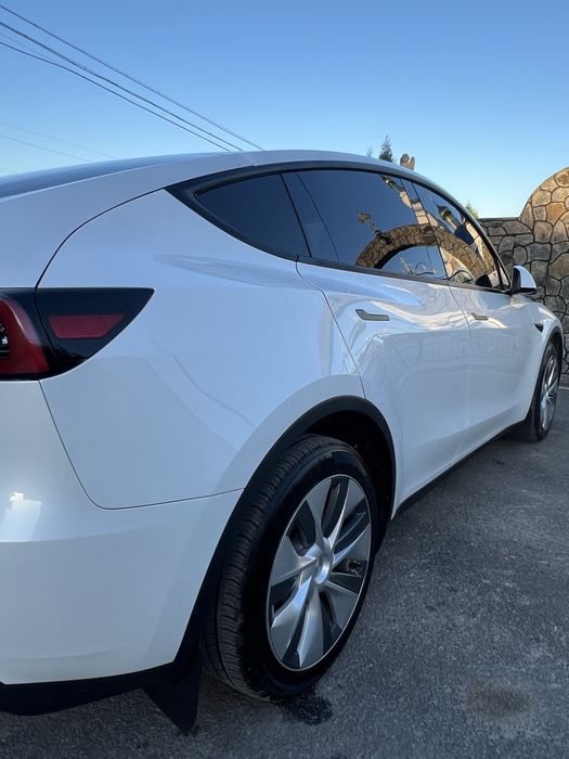 Tesla Model Y Long range Dual Motor 82.5 квт 2023 рік