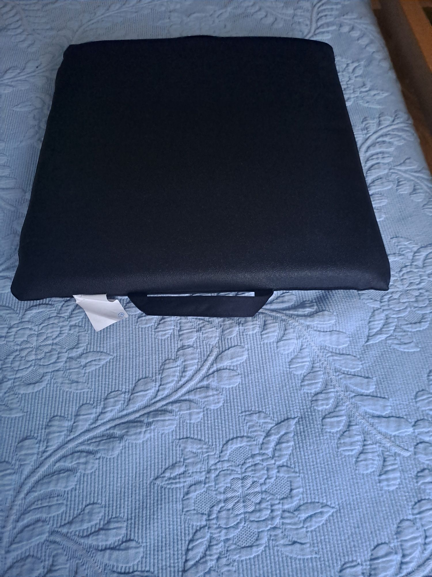 Vendo Almofada com pouco tempo de uso.