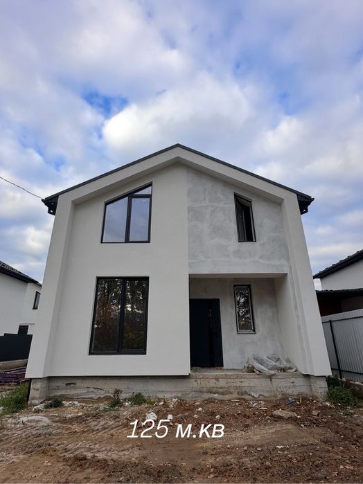 Якісний будинок з цегли на Весняному провулку