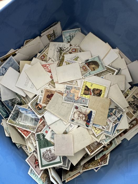 Lote de 100 selos usados - Ex Colonias e Portugal