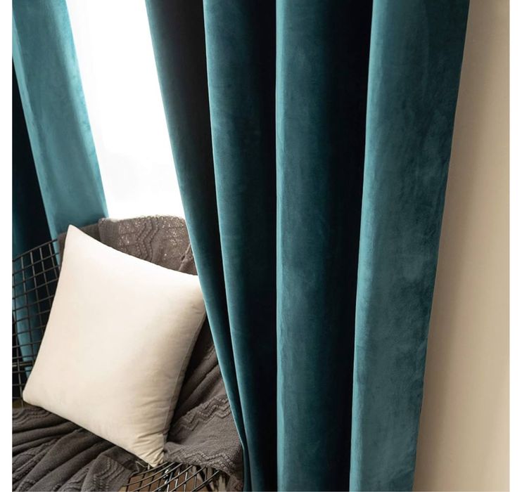2 Zasłony Aksamitne 140x200cm. Zaciemniające Termiczne Na Przelotkach