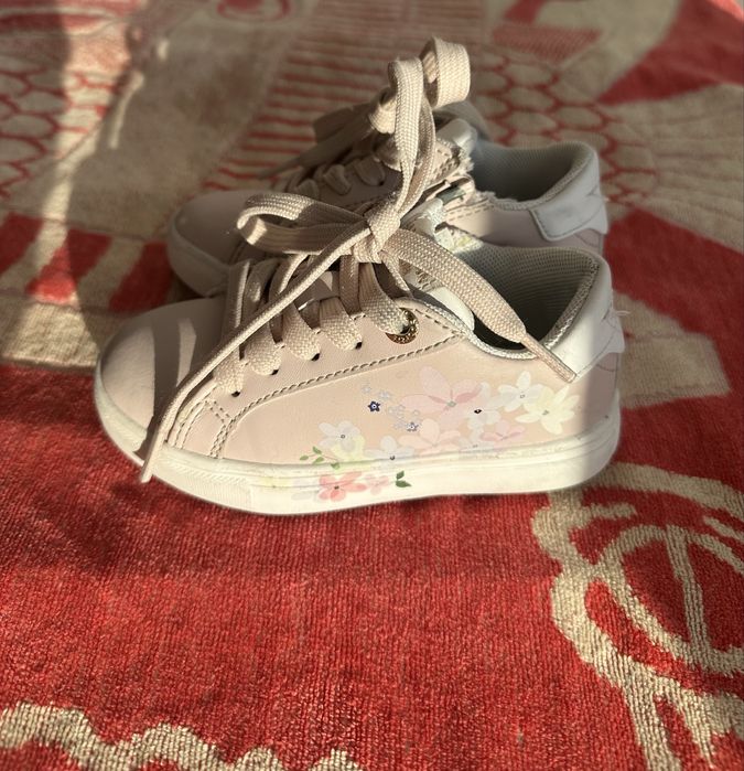 Дитяче взуття: балетки - мокасини, кеди 24 -25 розмір