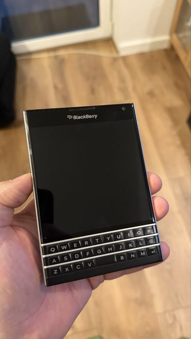Blackberry Passport Ładny