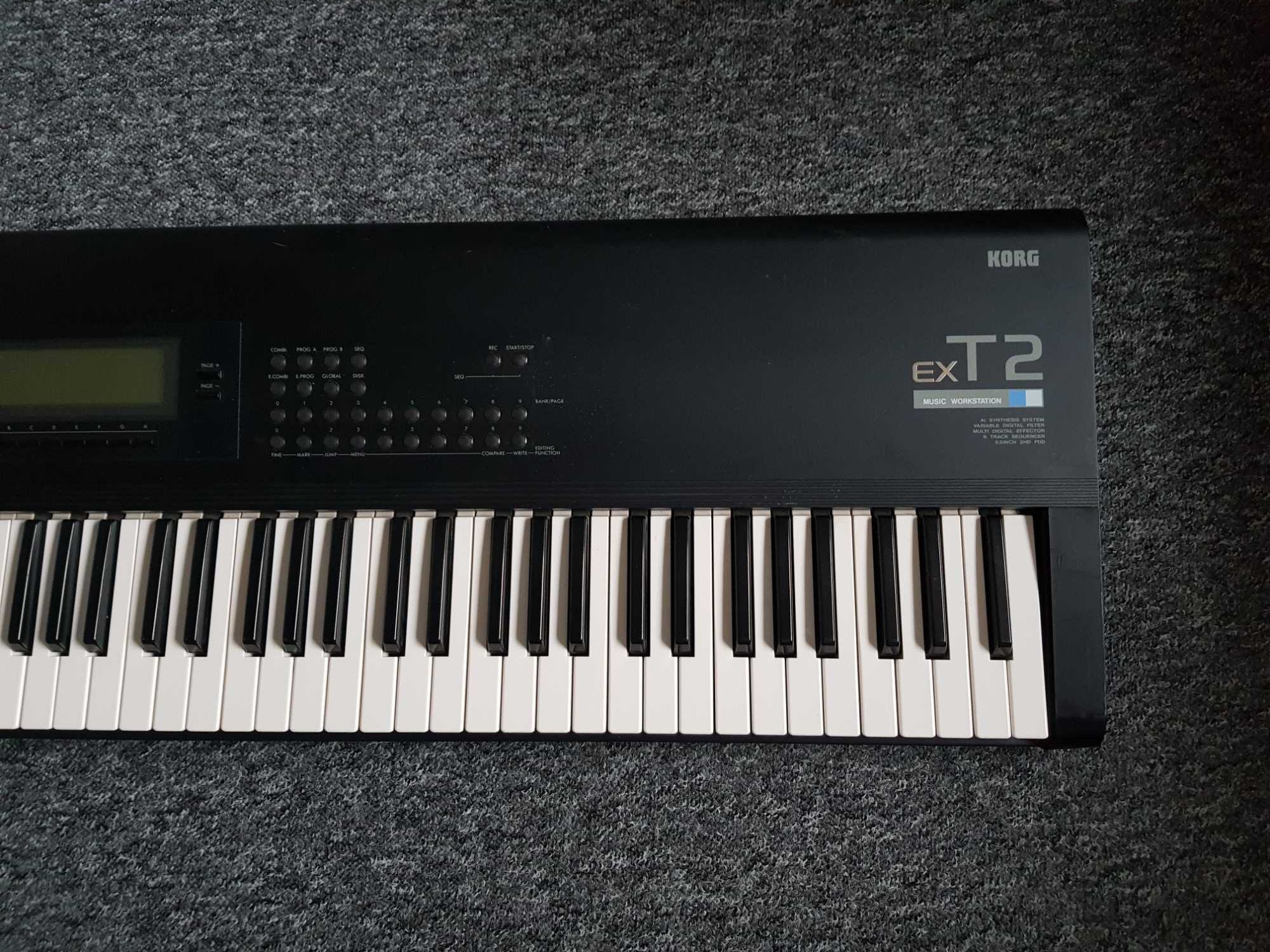 KORG T2  EX sprzedam lub zamienię na Yamaha Dx 7