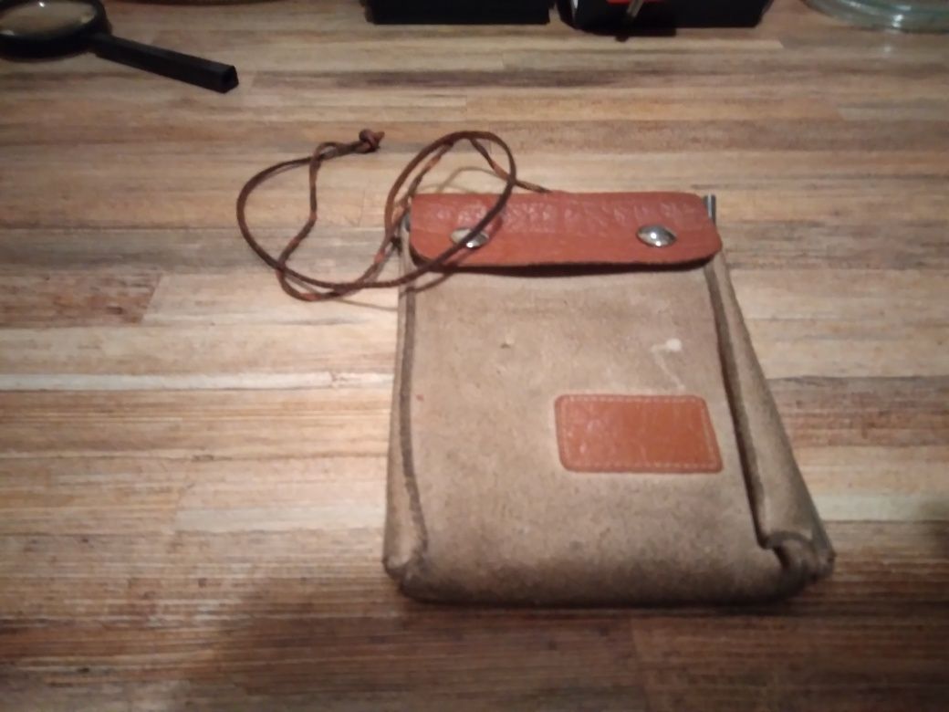 Saszetka na rzemyku na szyję Vintage Prl