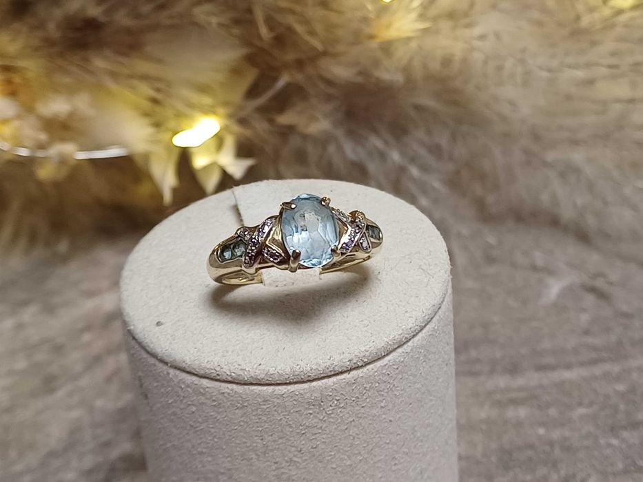 Piękny pierścionek P375 z niebieskim oczkiem R13"