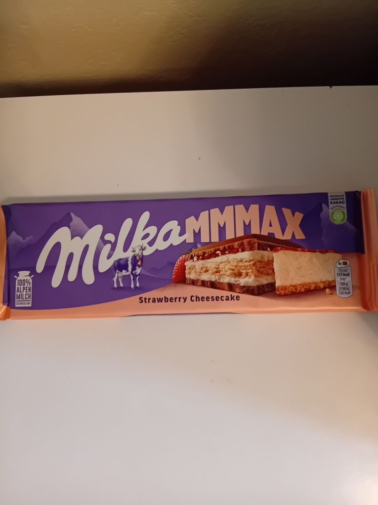 Zestaw 4 czekolad Milka MMMAX Strawberry Cheesecake 300g.