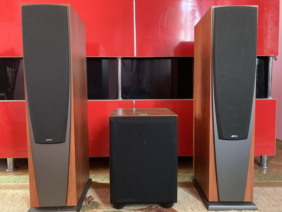 Сабвуфер JBL E150P/230