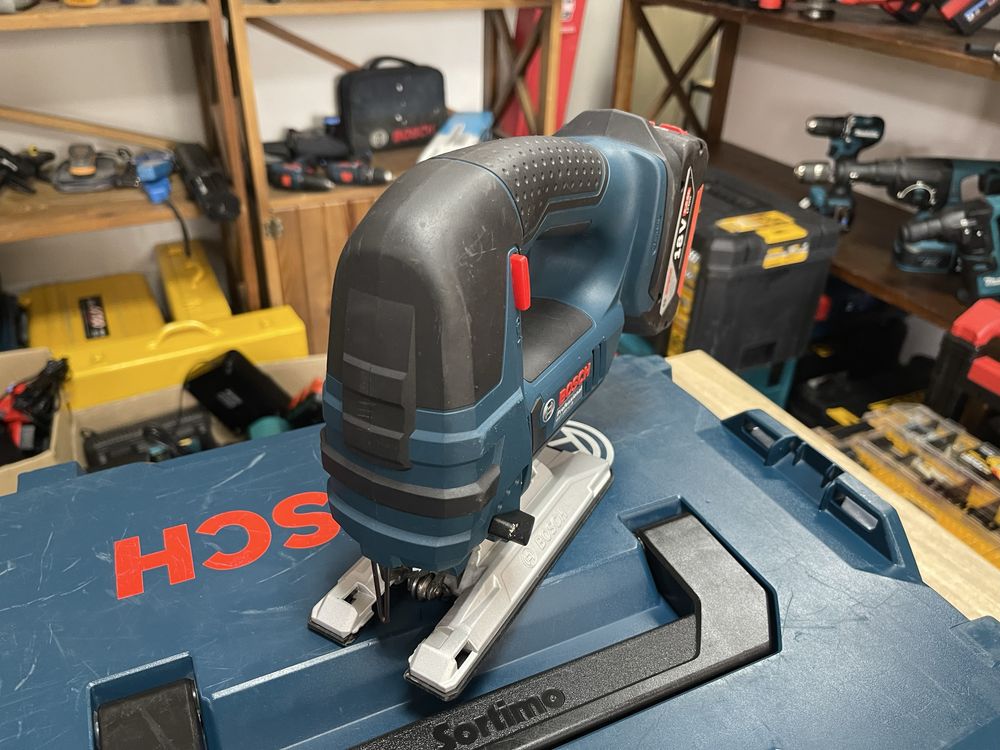 Bosch GST 18V-Li B L-Boxx / акумуляторний лобзик Бош