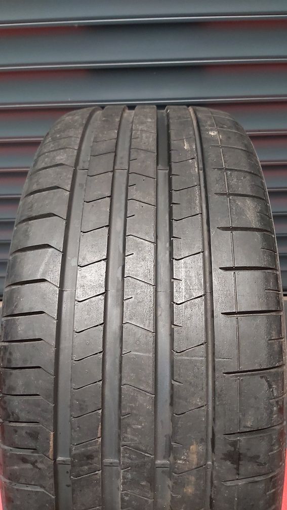 Opona Letnia Pirelli P Zero  285 40 R22