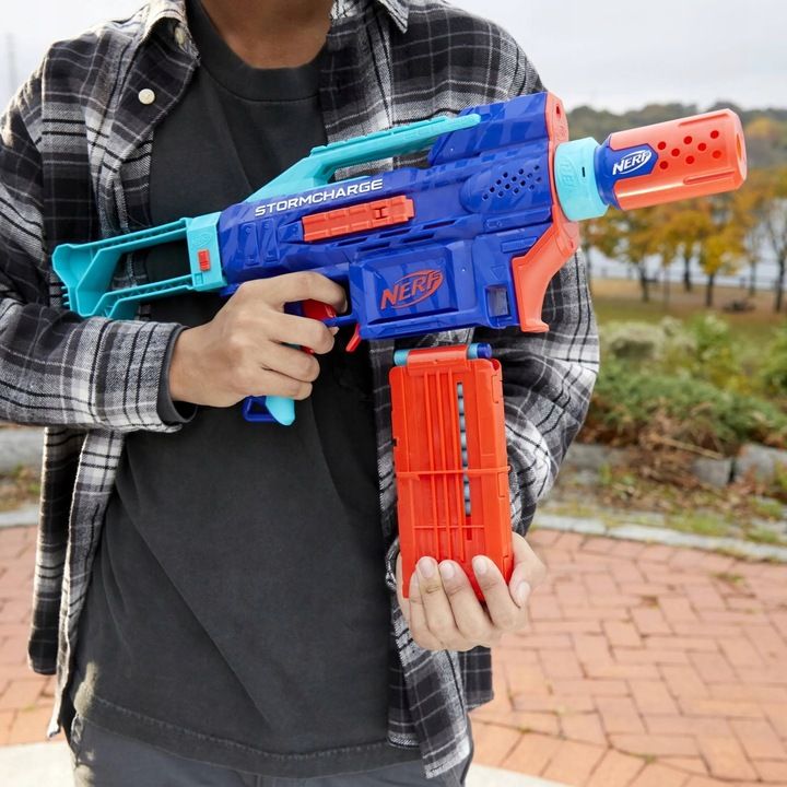 Pistolet Nerf Elite 2.0 Automatyczny Stormcharge 4w1 20 Strzałek +10 W