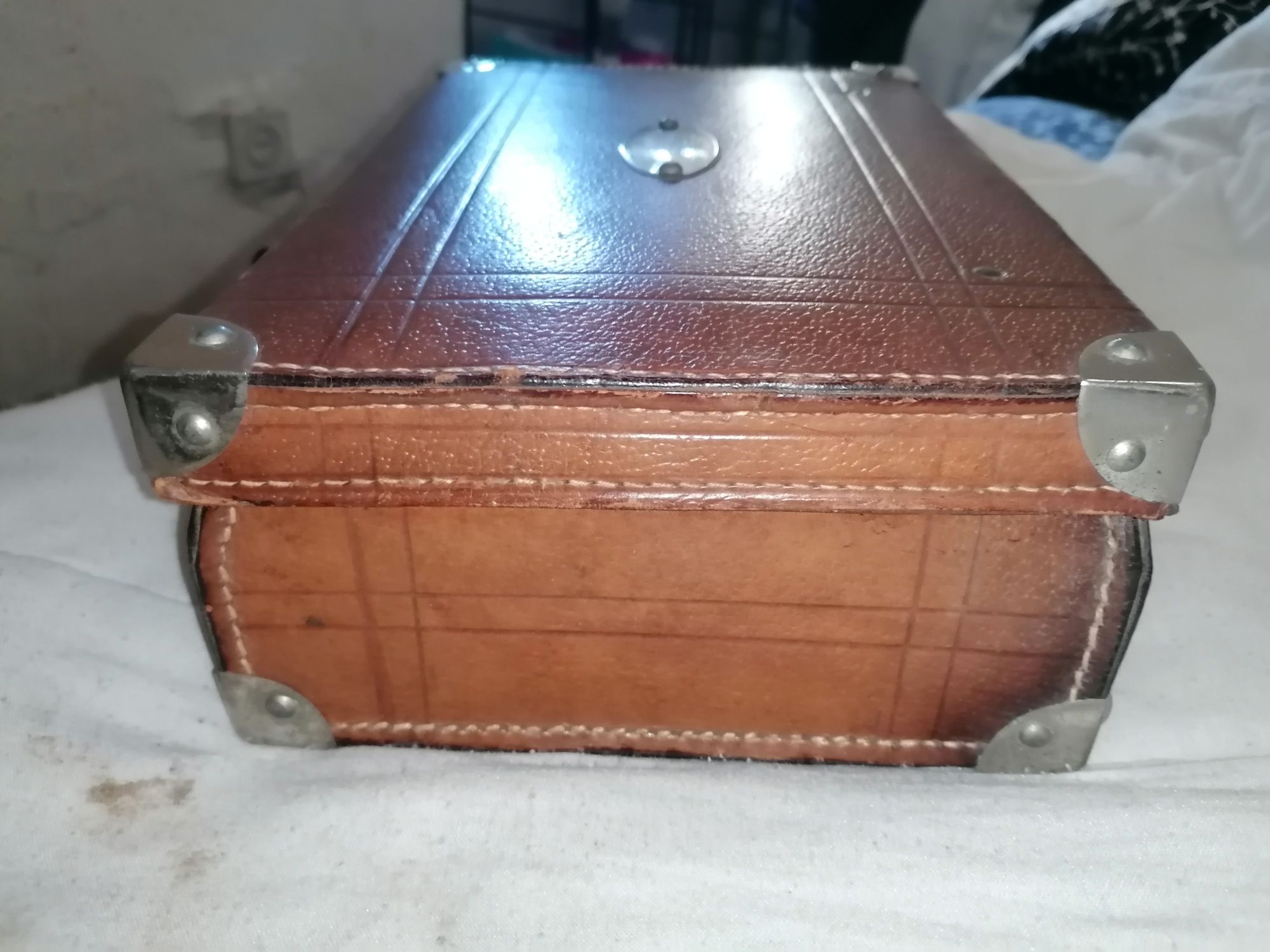 Suitcase de couro dos anos de 1920. Vintage