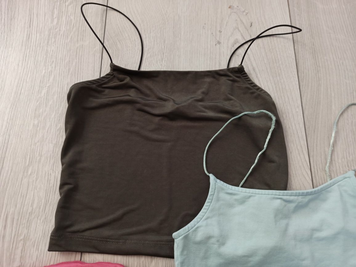 Zestaw czterech crop top'ów S/XS