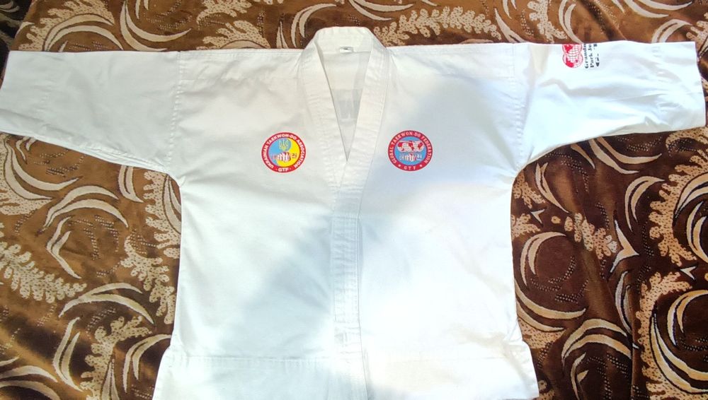 Форма для тхеквондо 160 см, оригінал, відмінний стан