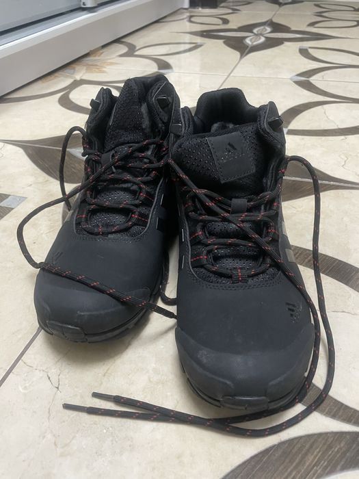 Чоловічі кросівки