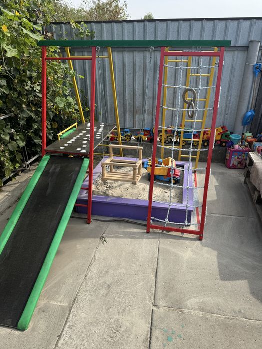 Дитячий майданчик