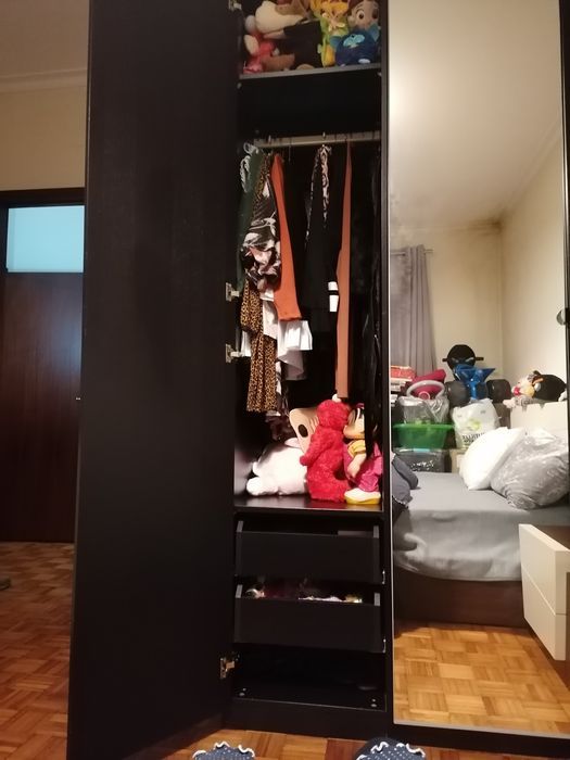 Armário ikea komplement preto porta em.espelho