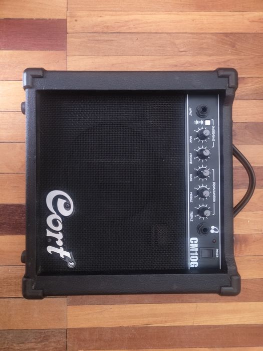 Комбоусилитель Cort CM10G