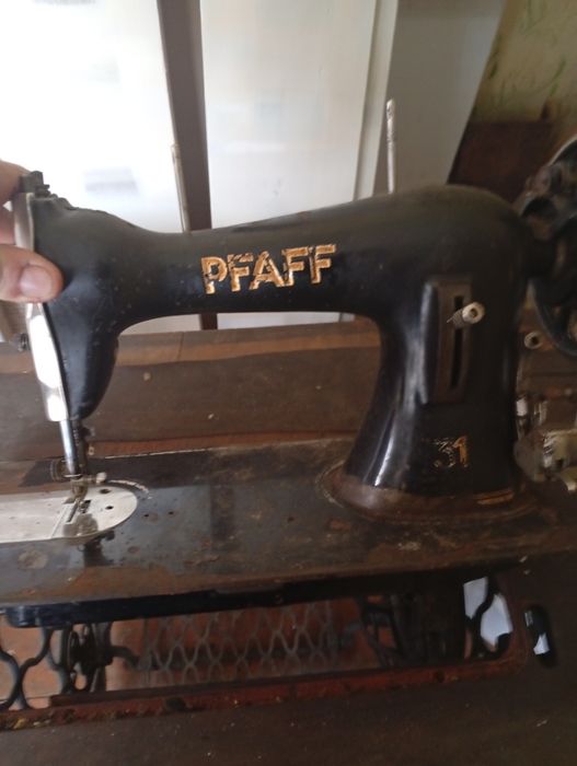 Швейна машина PFAFF