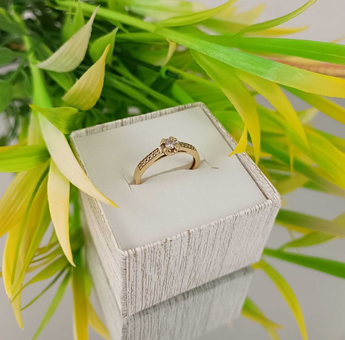 Złoty pierścionek 2,15g 585