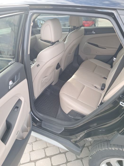 Tucson 2017р, відновлювася для себе, бампер і фари з рестайлу 2018р