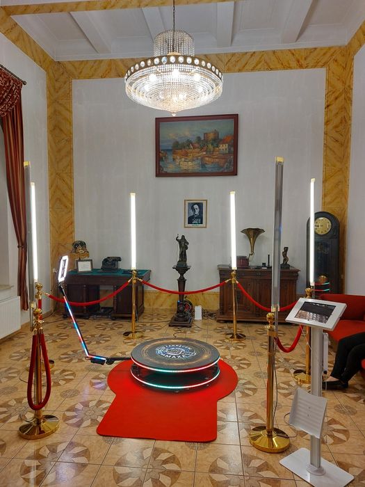 MEGA FOTOLUSTRO / Fotobudka Selfie Mirror 70’’4K / 360 fotobudka