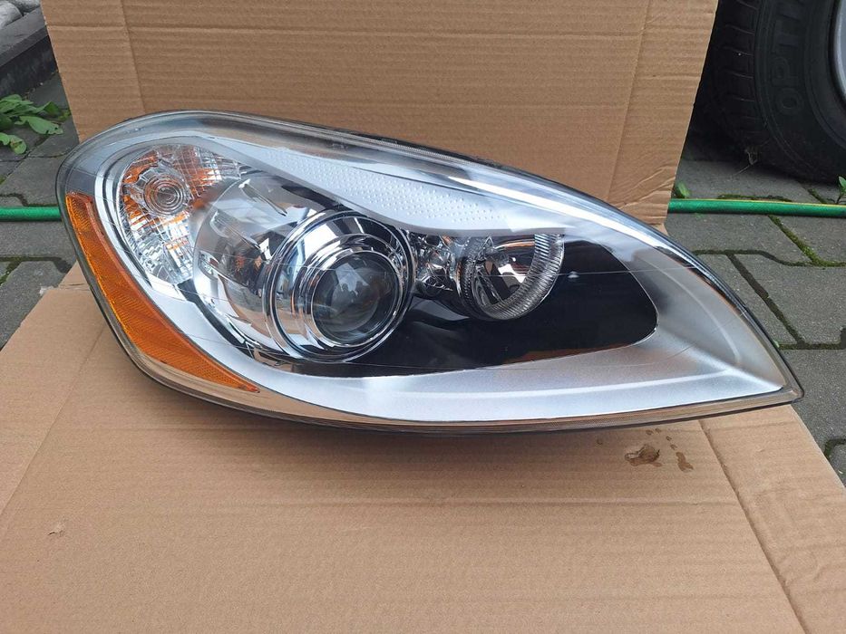 Volvo Xc60 bi-xenon xenon prawy
