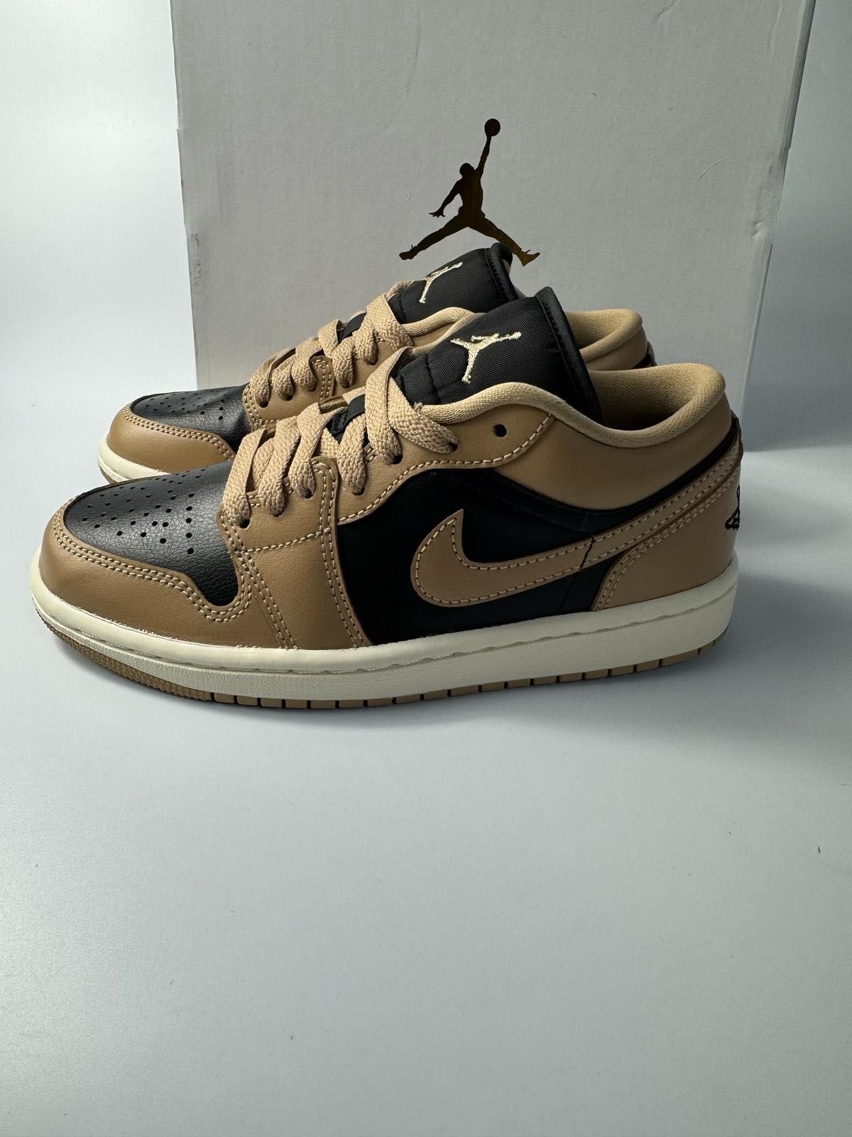 Nowe Sneakersy damskie WMNS AIR JORDAN 1 LOW brązowe 35,5