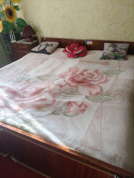 Продам два односпальних ліжка  .