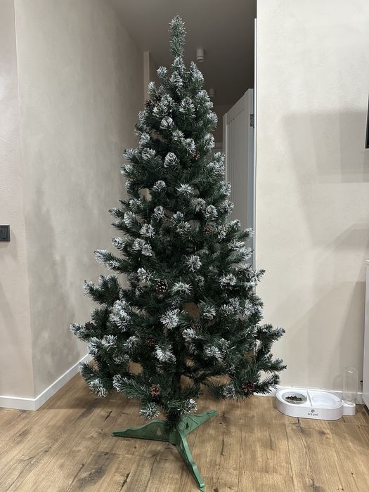 Ялинка з пвх зі штучним снігом, висота 1,8 м