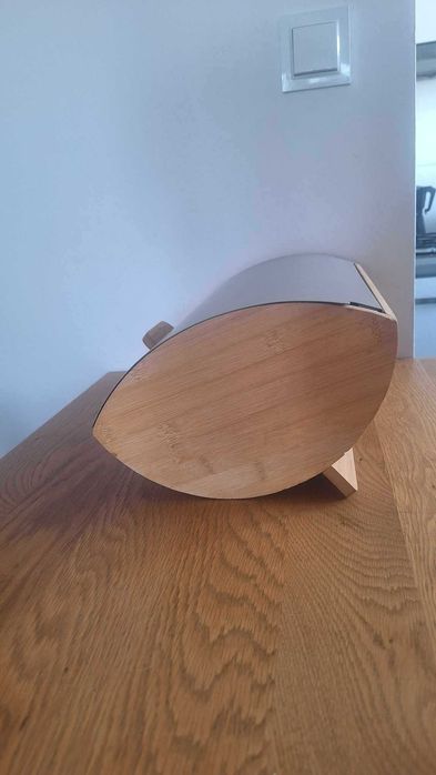 nowoczesny chlebak owalny drewniany Linia COSMIC