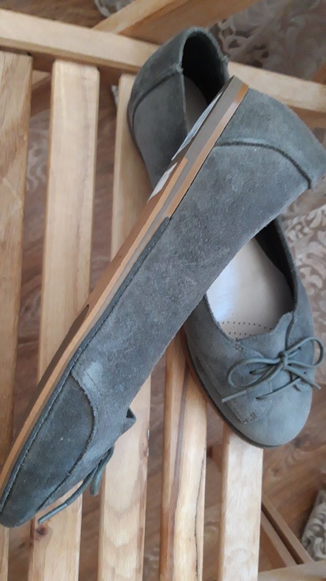 Жіночі балетки Clarks.