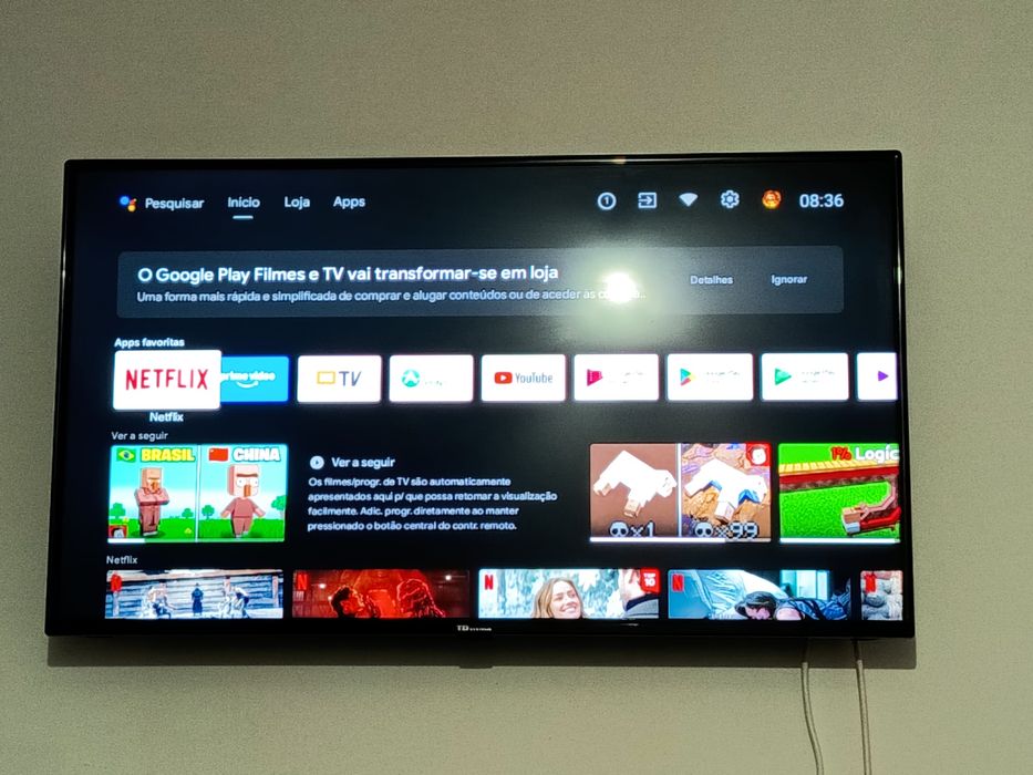 Smart TV 42" em bom estado de conservação e funcional.