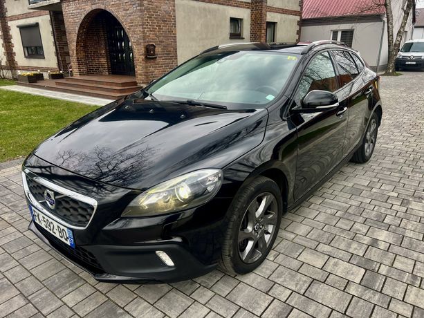 Volvo v40 2.0d Automat Momentum Cross Country