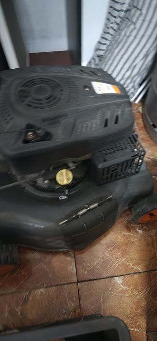 Corta relva a gasolina