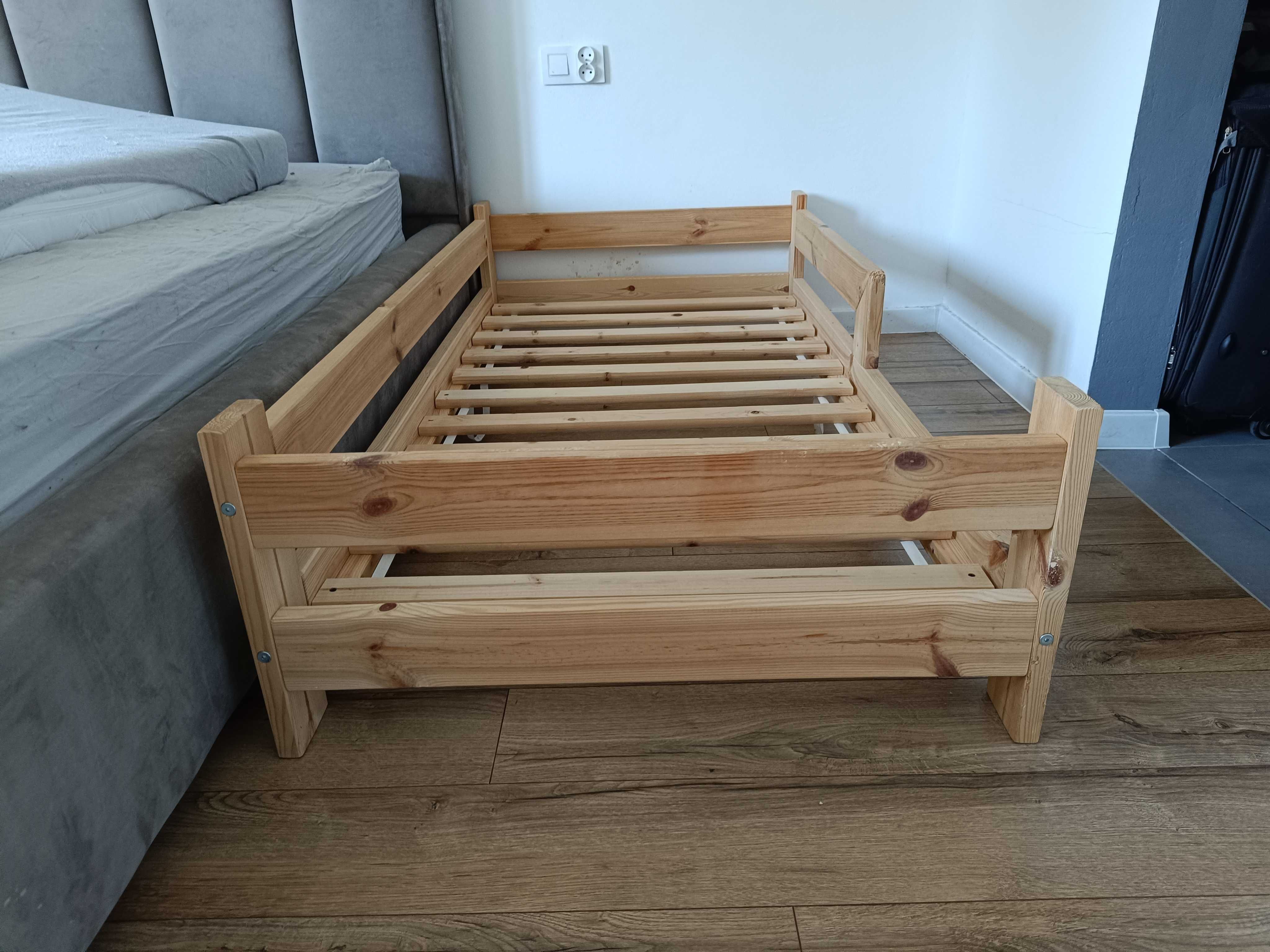 Łóżeczko 160x80 z materacem