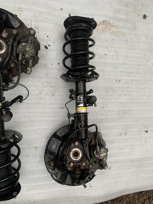 Амортизатор Toyota CHR Тормоза ступеця Mcpherson