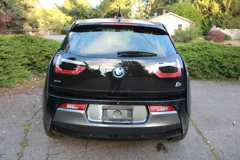2017    BMW   i3