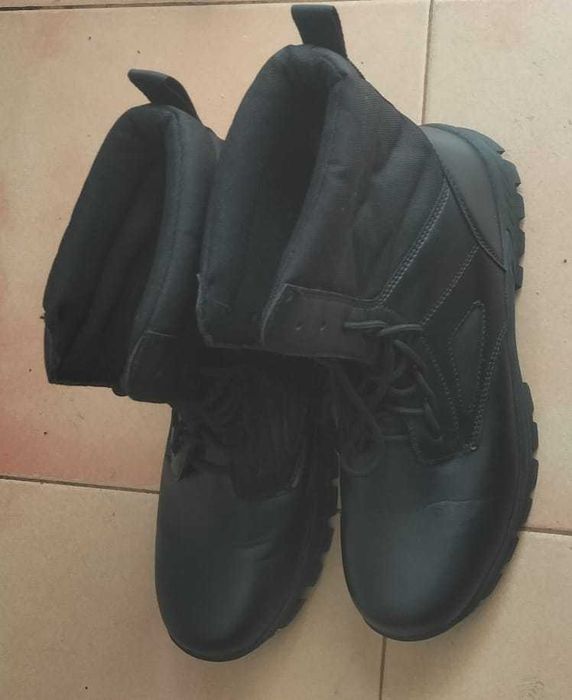 Vendo Botas de trabalho usadas uma vez