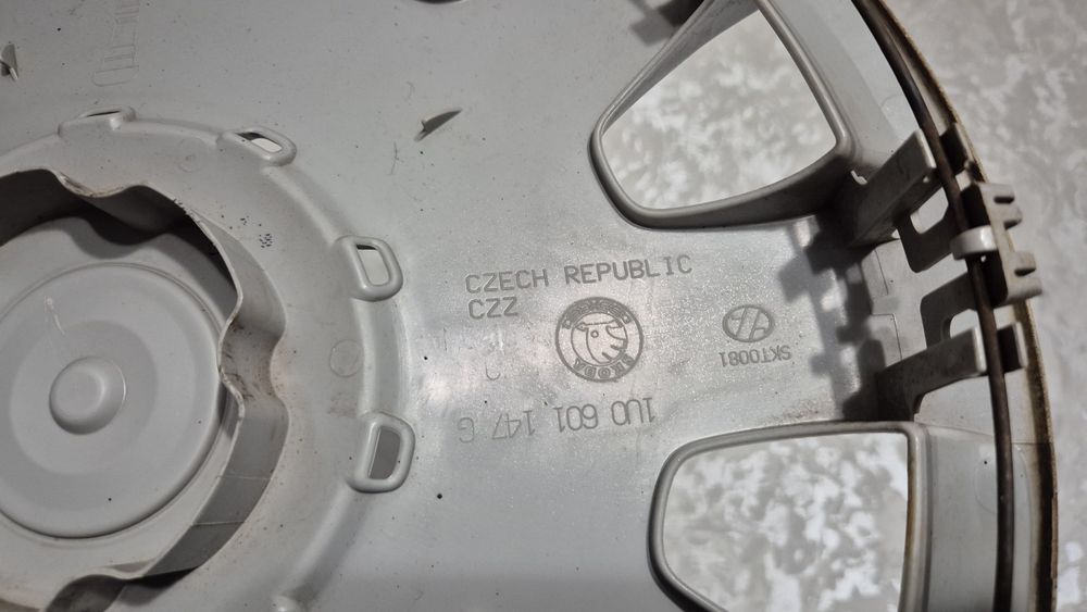 Комплект оригінальних ковпаків Skoda на 15 диски.