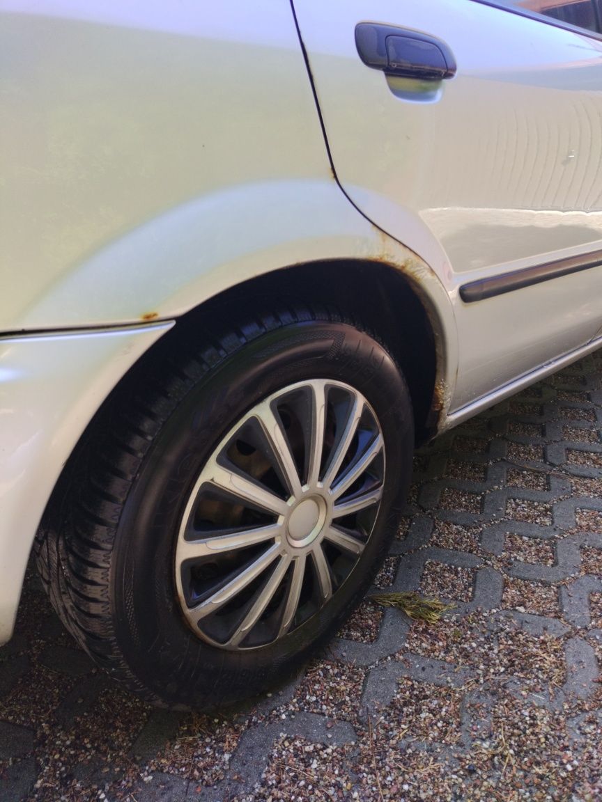 Mazda 323f, 1,4 2000r
