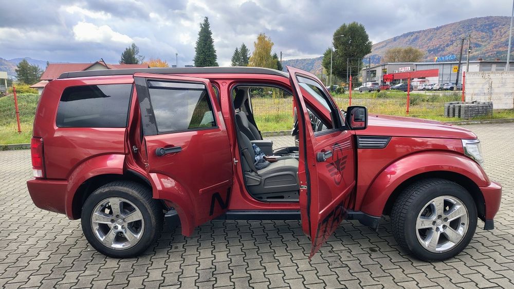 Sprzedam Dodge Nitro 3.7 V6 (214 KM / 157 kW). Gaz